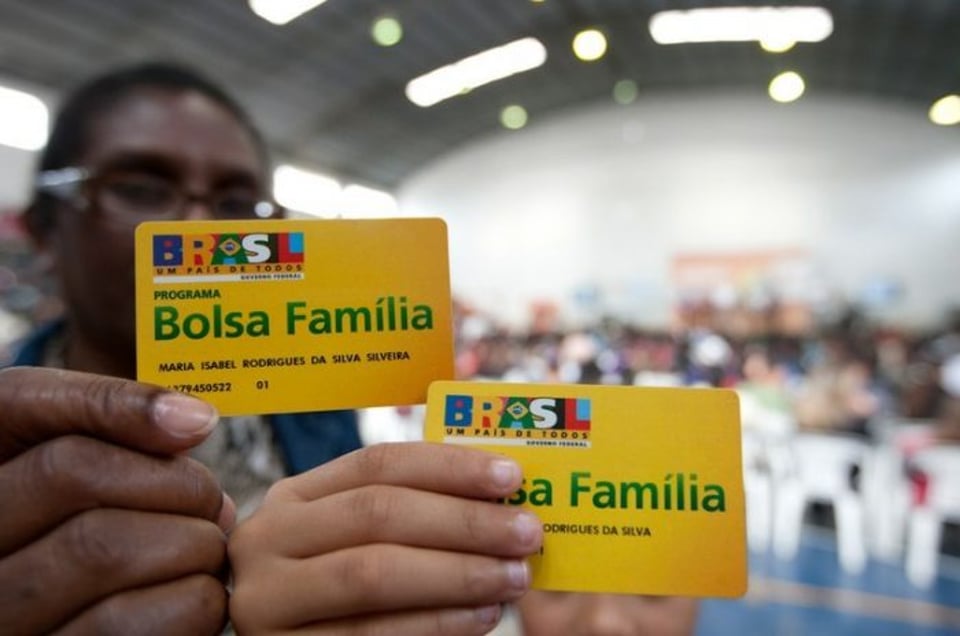 O Governo dos pobres: Lula pretende economizar R$ 7 Bilhões cortando pessoas do Bolsa Família