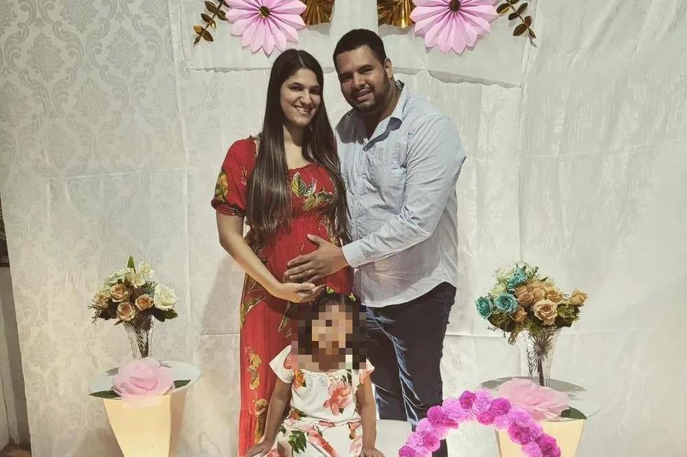 Grávida faz ultrassom para ver 1 bebê e descobre que será mãe de sêxtuplos