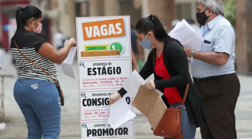 Desemprego sobe para 8,8% no primeiro trimestre, diz IBGE