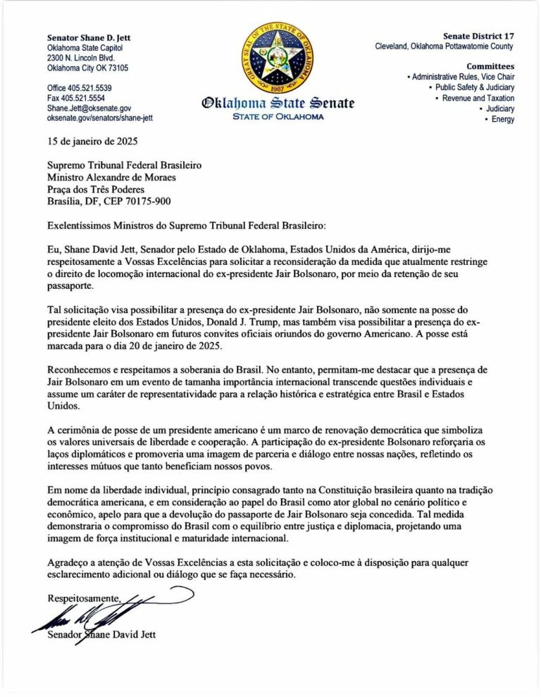 Senador dos EUA pede que STF devolva passaporte de Bolsonaro