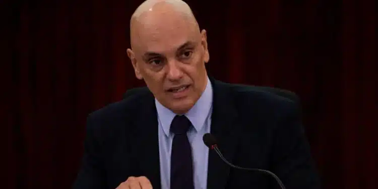 Congresso dos EUA avança com sanções contra Moraes